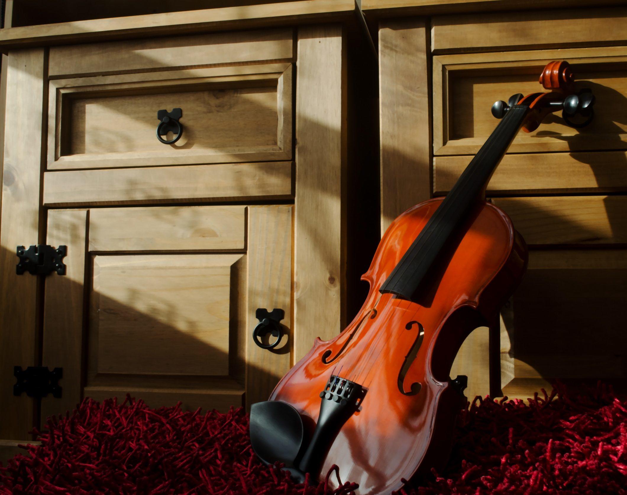 Can You Learn the Violin Online? Superprof