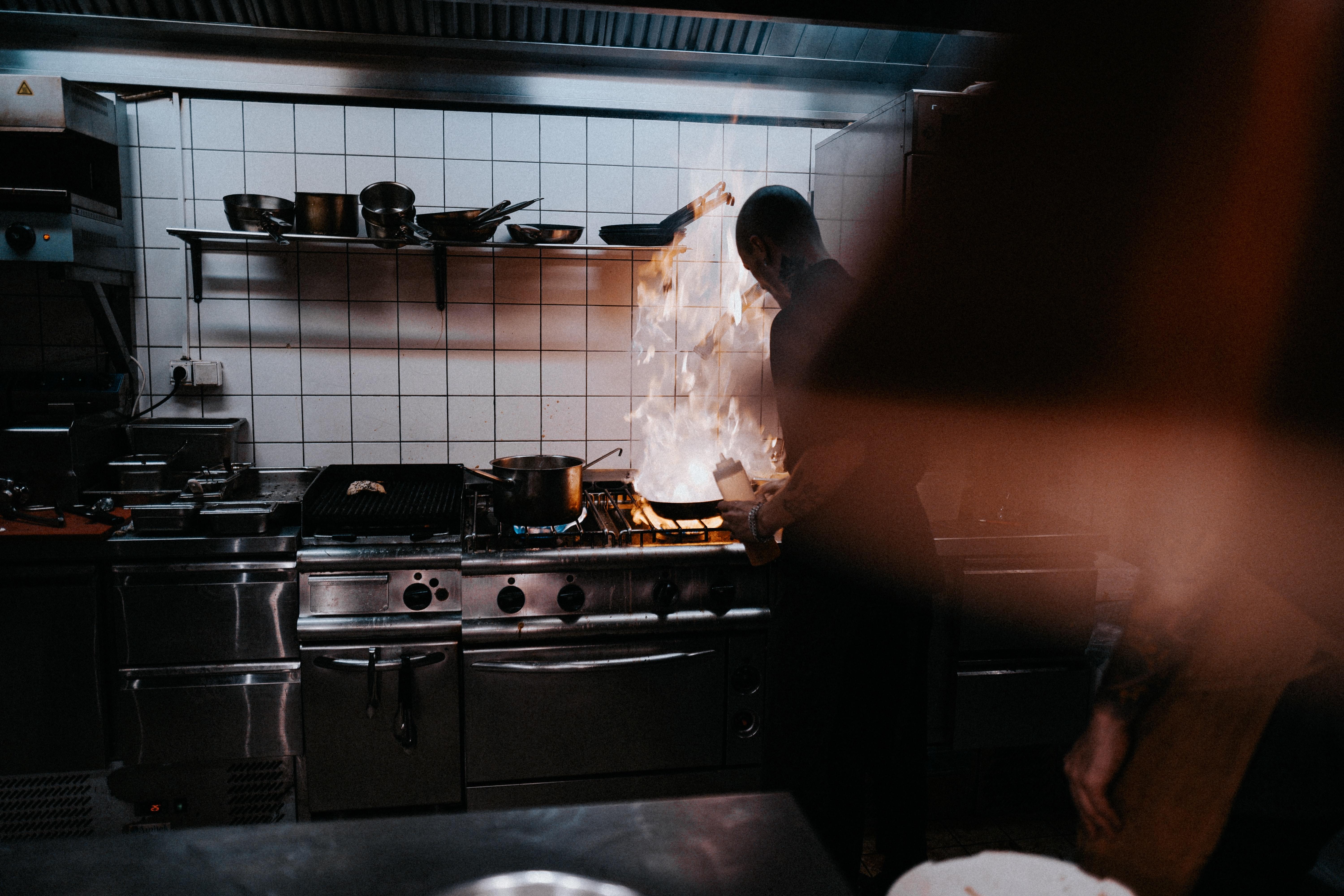 what-is-the-hierarchy-of-chefs-and-their-salaries