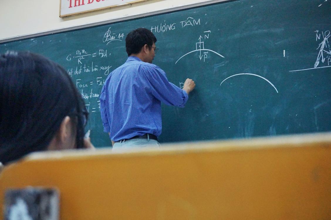 Physics Teacher Salary In The UK Superprof