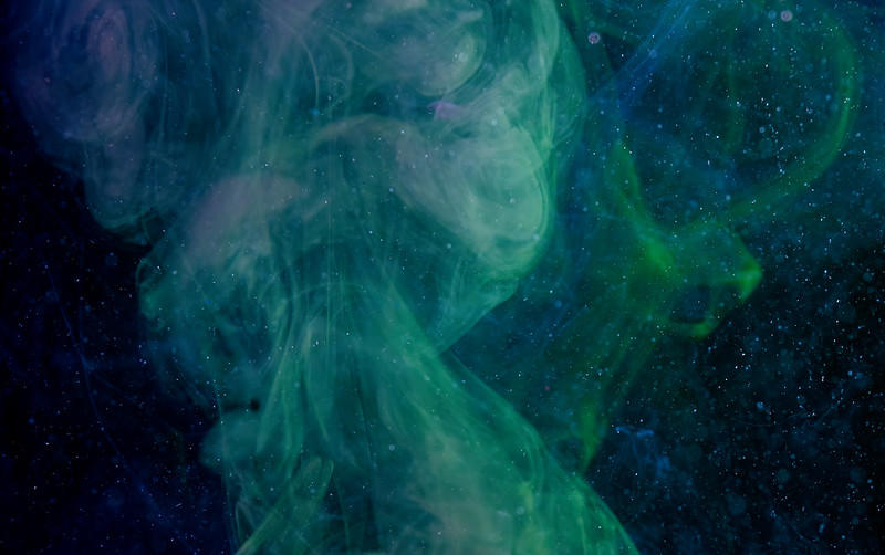 Soluții călătoresc prin solvenți pentru a egaliza concentrația de particule