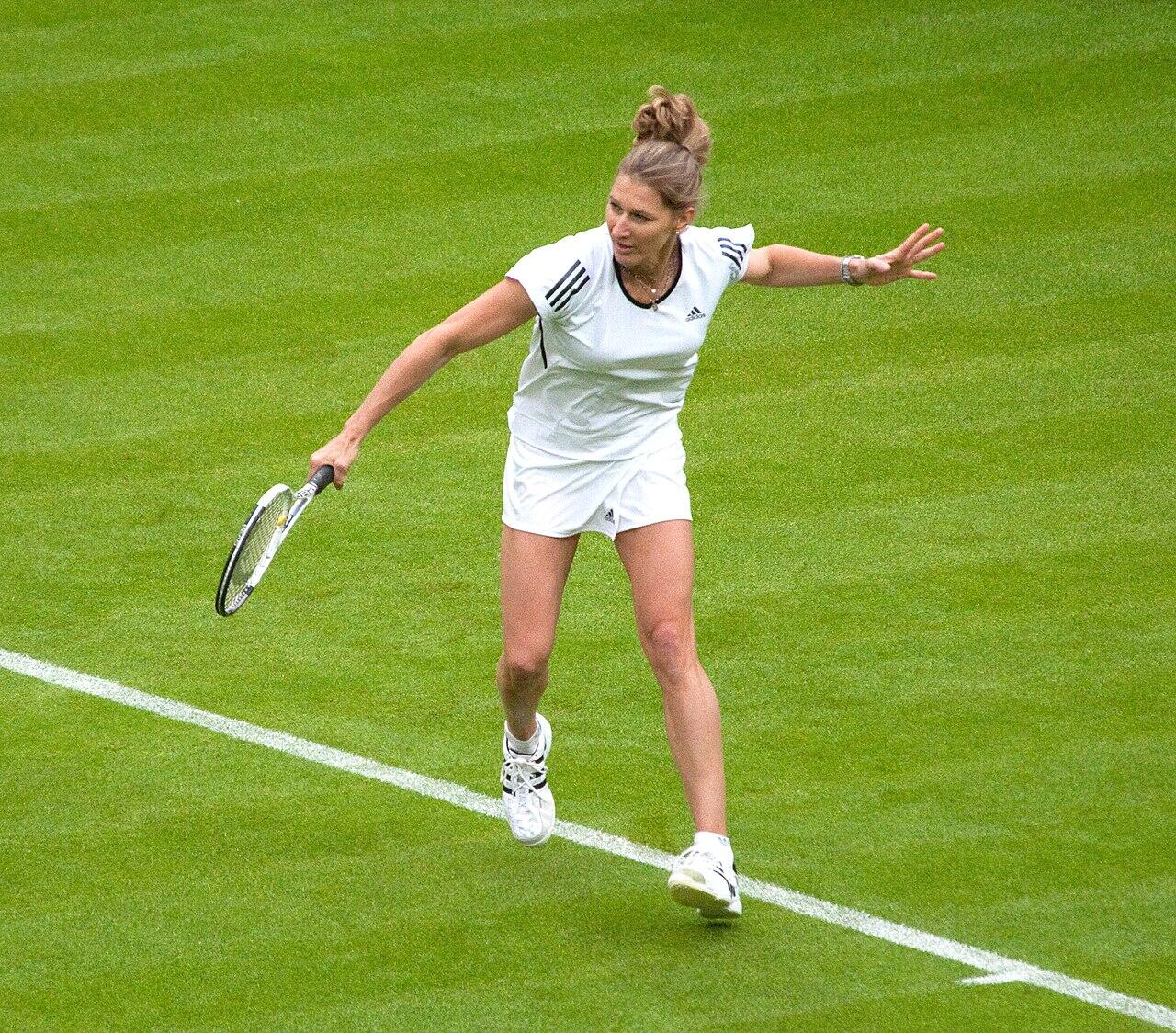 Steffi Graf spelar tennis i Wimbledon 